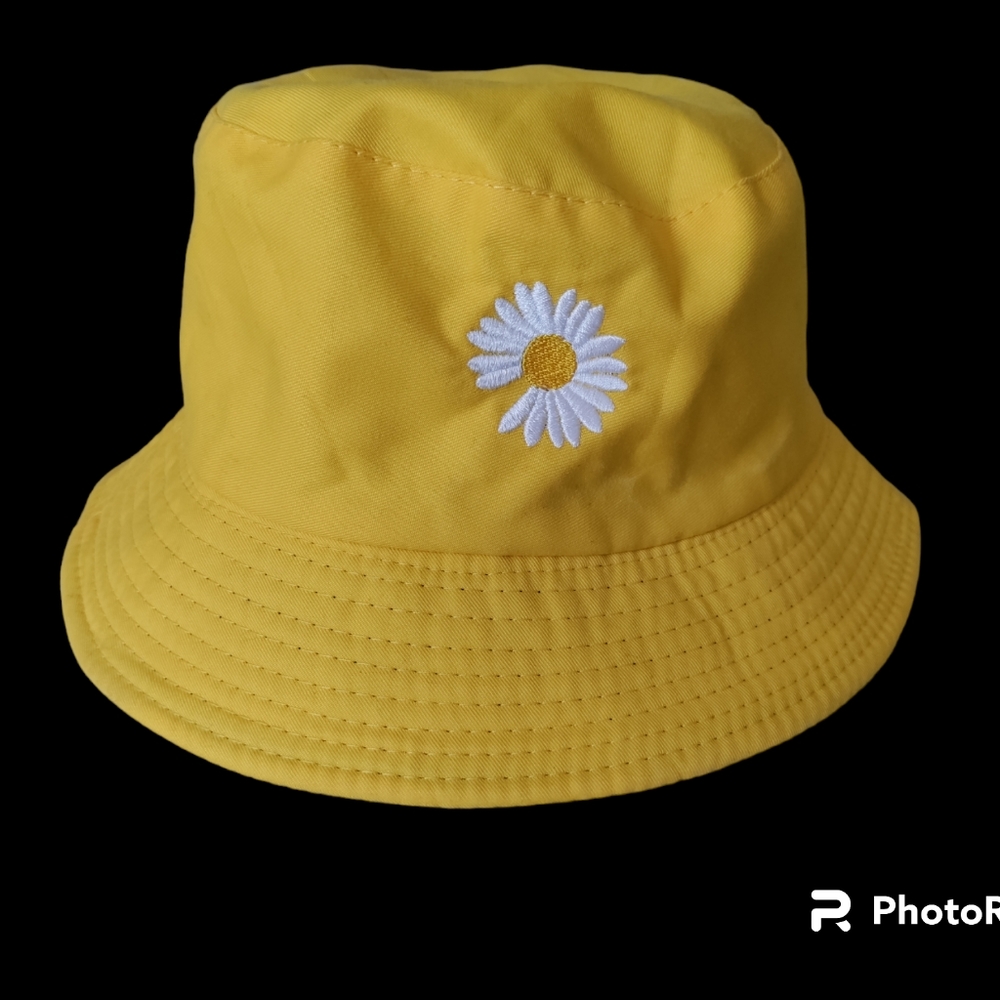 Reversible Yellow and black Bucket Hat - Picture 2 of 4